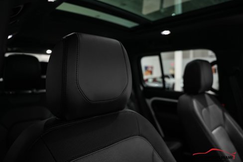Used 2023 Land Rover Defender 110 X-Dynamic SE image 46