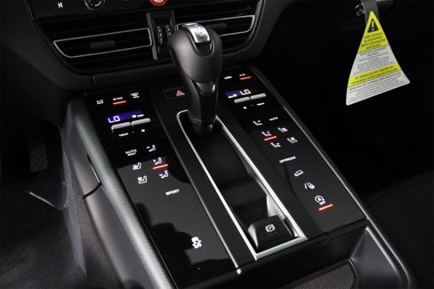 New 2025 Porsche Macan image 14