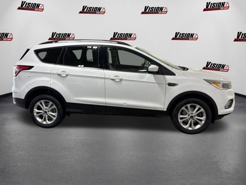 Used 2018 Ford Escape SE w/ SE Sync 3 Package image 4