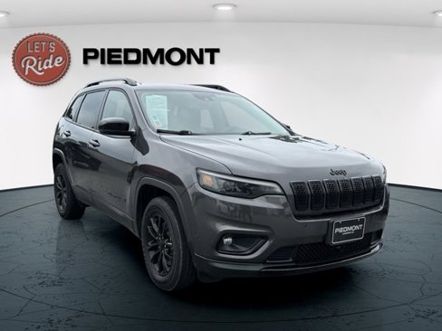 Certified 2023 Jeep Cherokee Altitude Lux image 1