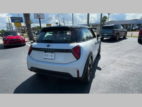 Certified 2025 MINI Cooper S image 21