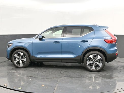 New 2025 Volvo XC40 B5 Core image 4
