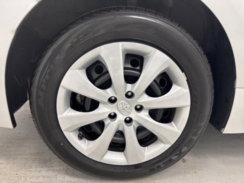 Used 2022 Toyota Corolla LE image 27