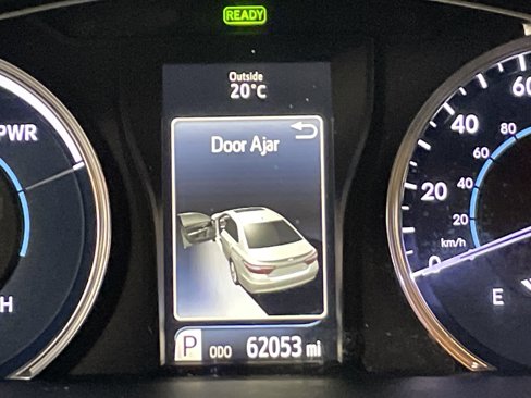 Used 2017 Toyota Camry XLE image 22
