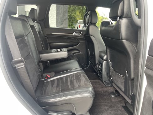 Used 2018 Jeep Grand Cherokee Altitude image 32