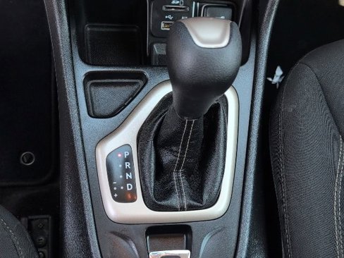 Used 2017 Jeep Cherokee Latitude w/ Comfort & Sound Group image 23