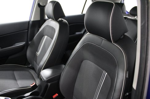 Used 2023 Hyundai Venue Limited image 6