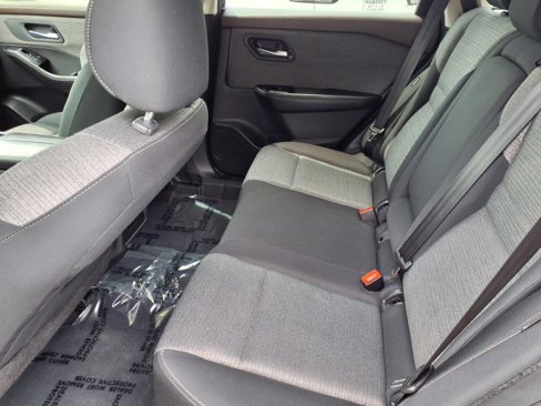 Used 2022 Nissan Rogue SV image 14