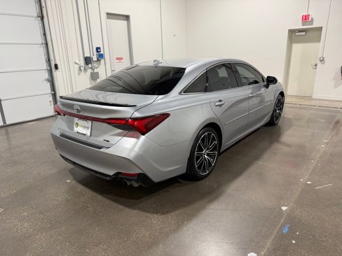 Used 2020 Toyota Avalon XSE image 5