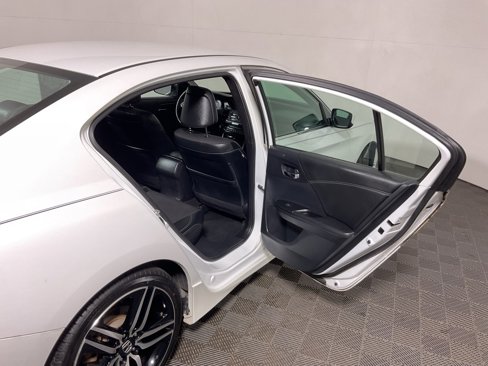 Used 2016 Honda Accord Sport image 31