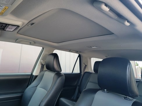 Used 2018 Toyota 4Runner SR5 Premium image 27