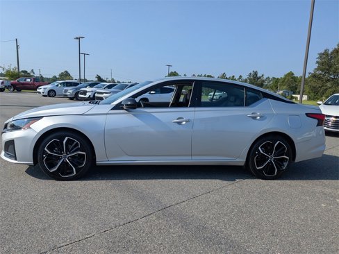 Used 2024 Nissan Altima 2.5 SR image 7