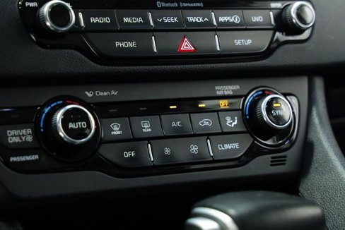Used 2017 Kia Niro EX image 17