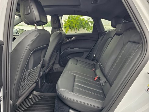 Used 2024 Audi Q4 e-tron Premium Plus image 13