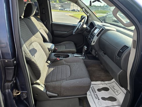 Used 2013 Nissan Frontier SV image 15