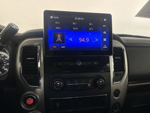 Used 2017 Nissan Titan SV image 24