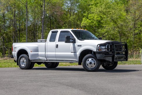 Used 2000 Ford F350 Lariat image 2