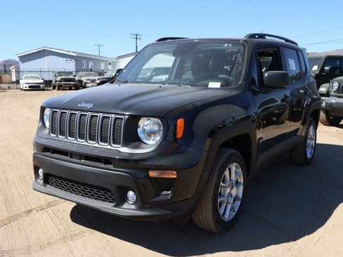 New 2023 Jeep Renegade Latitude w/ Sun & Fun Group image 8