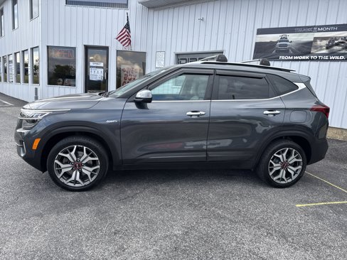 Used 2021 Kia Seltos SX w/ SX Sunroof Package image 2
