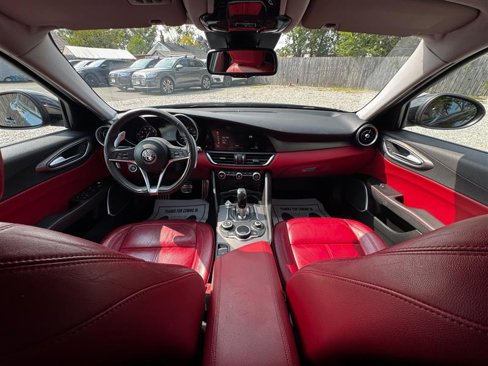 Used 2017 Alfa Romeo Giulia w/ Sport Appearance Package image 37