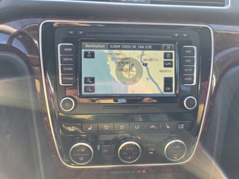 Used 2013 Volkswagen Passat 2.5 SEL Premium image 19