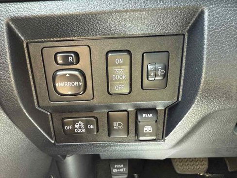 Used 2018 Toyota Tundra SR5 image 29