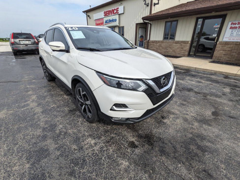 Used 2020 Nissan Rogue Sport SL w/ Premium Package image 2