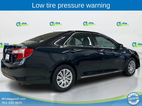 Used 2012 Toyota Camry LE image 4