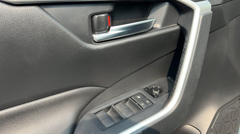 Used 2019 Toyota RAV4 XLE w/ Carpet Mat Package image 16