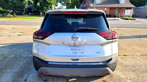 Used 2022 Nissan Rogue SV image 8