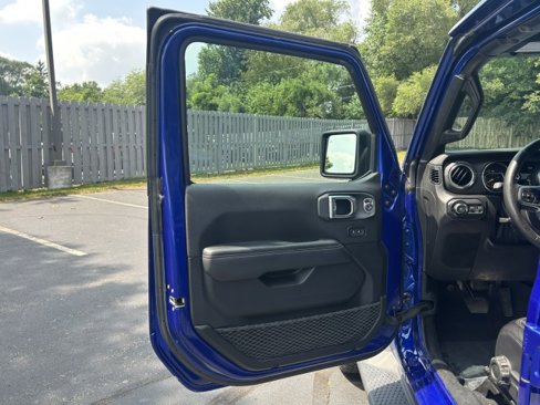 Used 2020 Jeep Wrangler Unlimited Sahara image 19