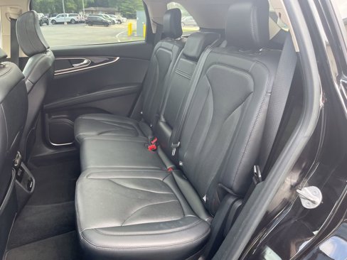 Used 2022 Lincoln Nautilus Reserve image 14