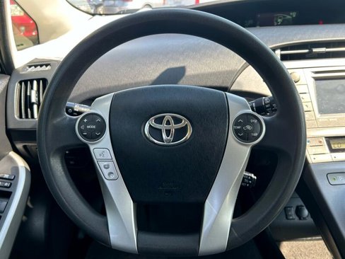 Used 2014 Toyota Prius Plug-In Hybrid image 10