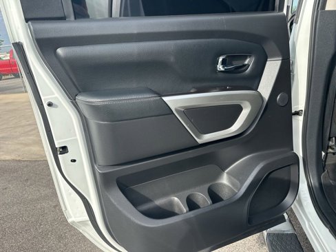 Used 2020 Nissan Titan SL w/ Moonroof Package image 34