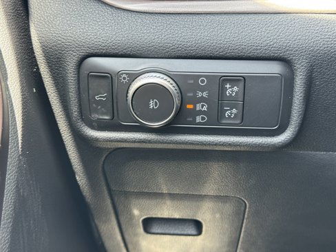 Used 2020 Ford Explorer Limited image 27