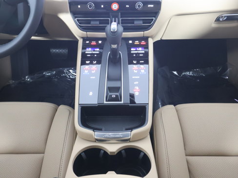 New 2025 Porsche Macan image 20