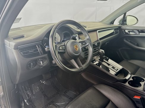 Certified 2022 Porsche Macan S image 4
