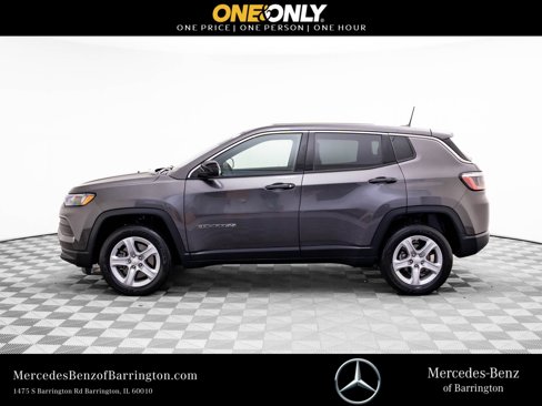 Used 2023 Jeep Compass Sport image 2