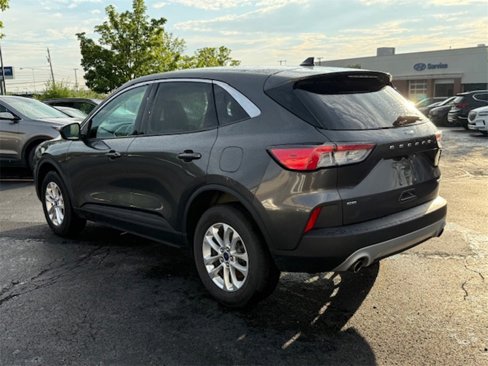 Used 2020 Ford Escape SE image 6