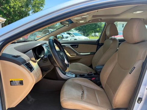 Used 2012 Hyundai Elantra Limited w/ Technology Pkg 5 image 7