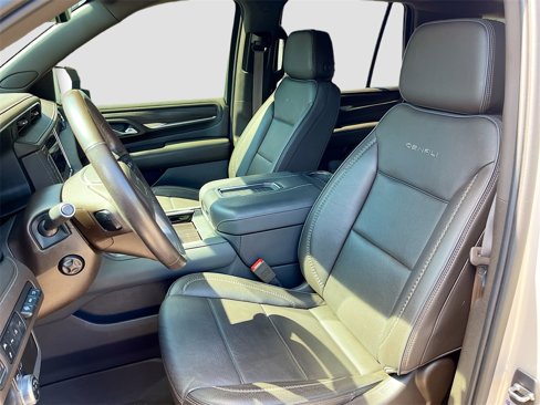 Used 2021 GMC Yukon Denali w/ Denali Premium Package image 22