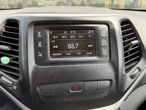 Used 2014 Jeep Cherokee Latitude w/ Comfort/Convenience Group image 10