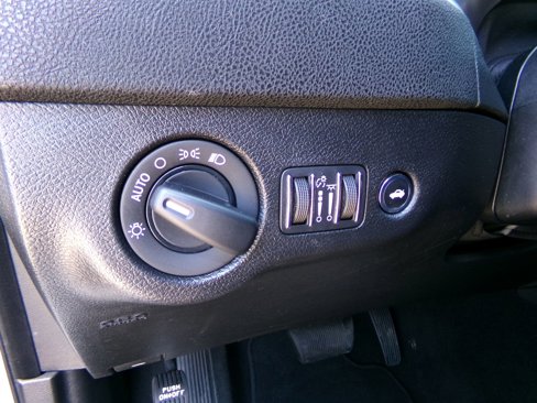 Used 2021 Dodge Charger SXT w/ Leather Interior Group image 17