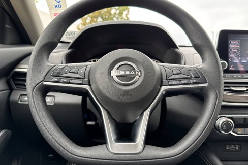 Used 2023 Nissan Altima 2.5 SV image 25