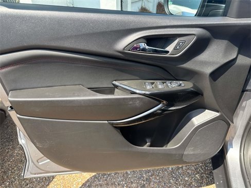 Certified 2025 Chevrolet Trax RS w/ Sunroof Package image 20