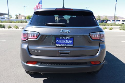 Used 2023 Jeep Compass Sport image 5