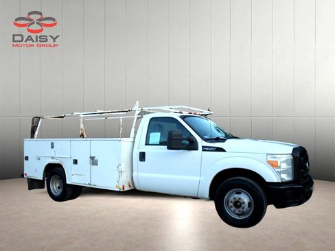Used 2011 Ford F350 XL image 3