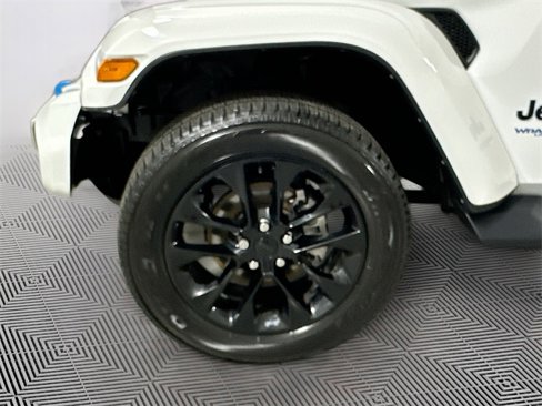 Certified 2021 Jeep Wrangler Unlimited Sahara image 28
