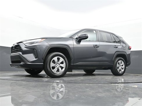 Used 2023 Toyota RAV4 LE image 27