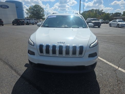 Used 2017 Jeep Cherokee Latitude w/ Comfort/Convenience Group image 8
